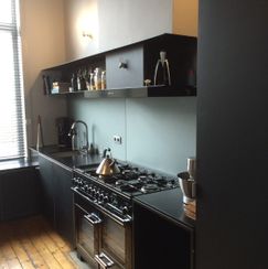 AS-black kitchen