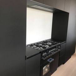 ALR-black kitchen